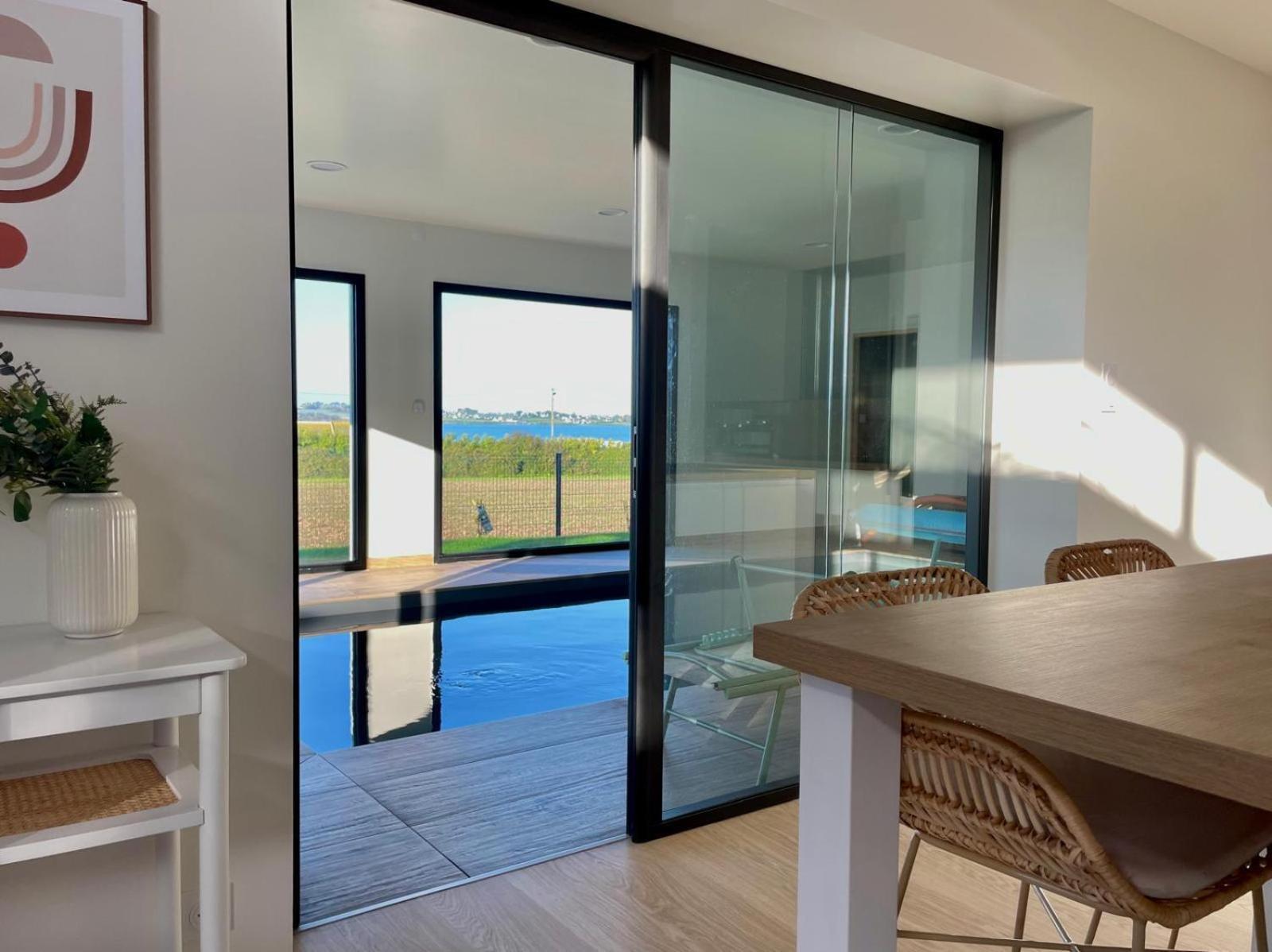 Magnifique Maison Vue Mer Avec Piscine Interieure カランテック 部屋 写真