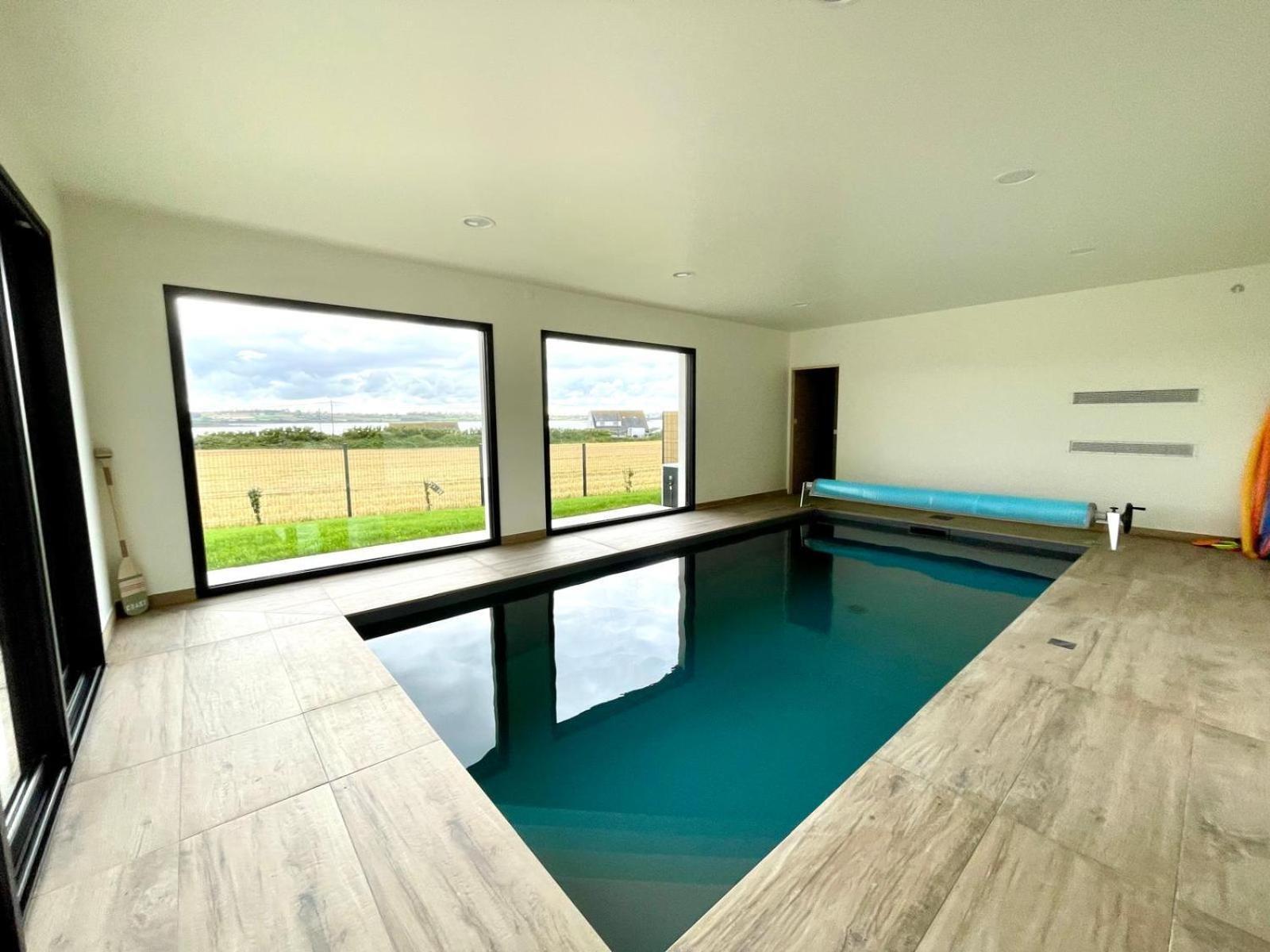 Magnifique Maison Vue Mer Avec Piscine Interieure カランテック 部屋 写真