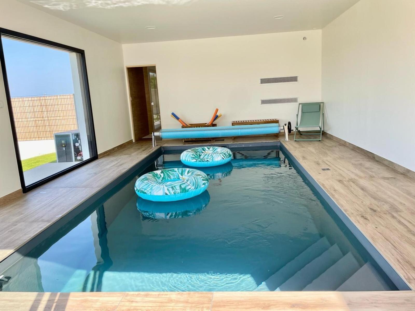 Magnifique Maison Vue Mer Avec Piscine Interieure カランテック 部屋 写真